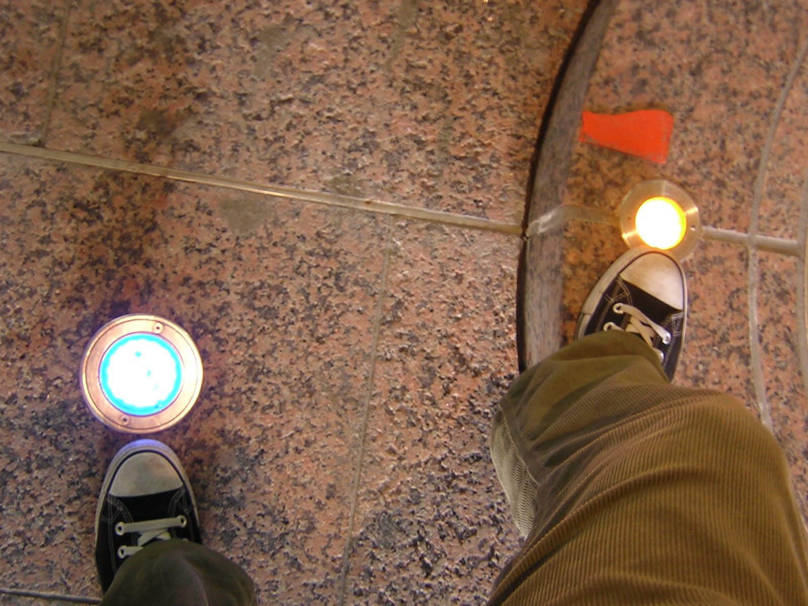 luces y pies.JPG